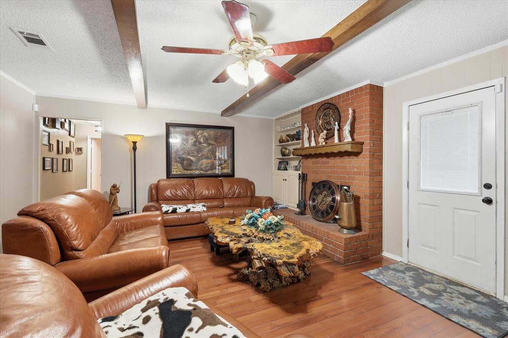 2604 Meadow Place Property Photo 4