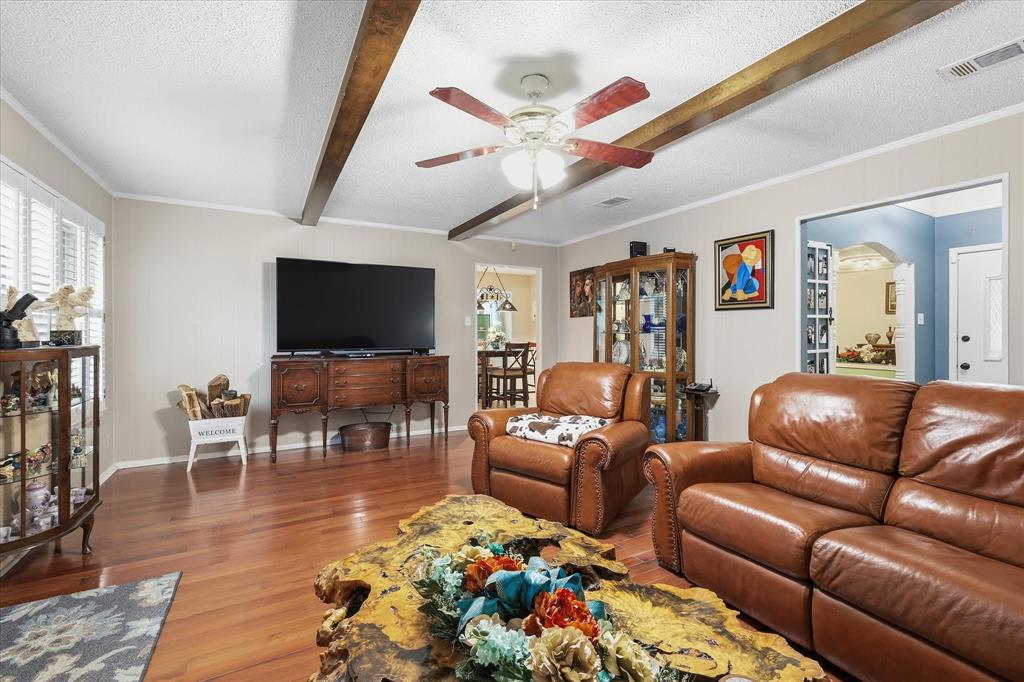 2604 Meadow Place Property Photo 6