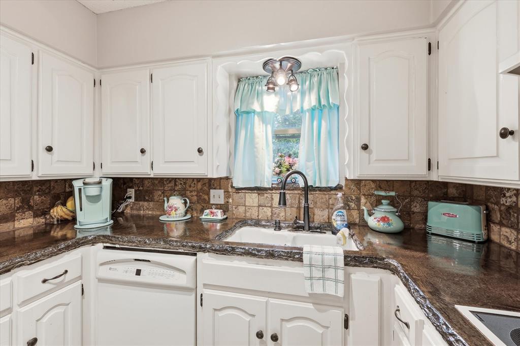 2604 Meadow Place Property Photo 10