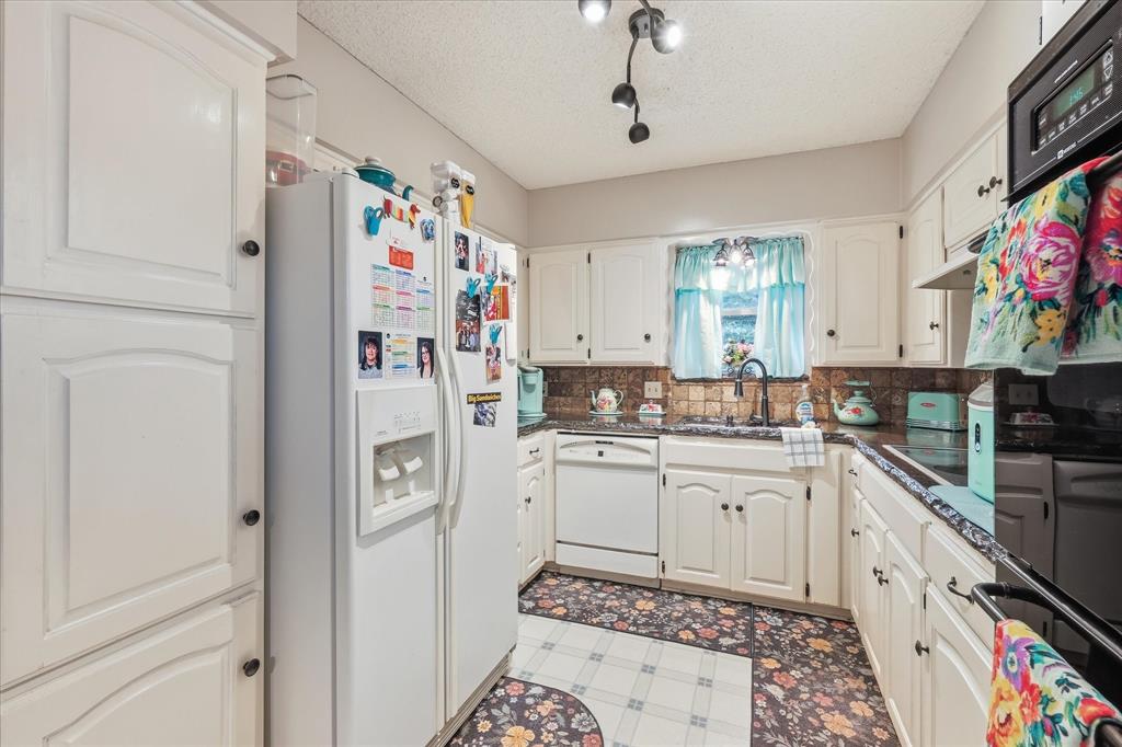 2604 Meadow Place Property Photo 12