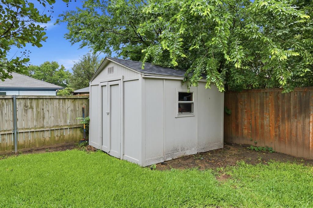 2604 Meadow Place Property Photo 38