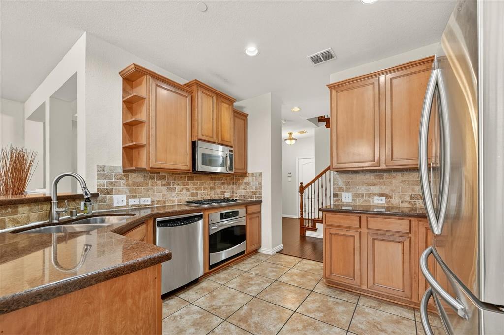 828 Apple Hill Drive Property Photo 4