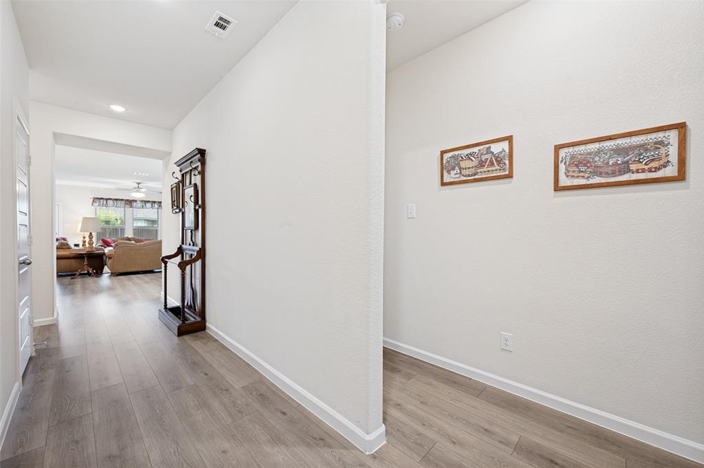 413 Wiggins Way Property Photo 3