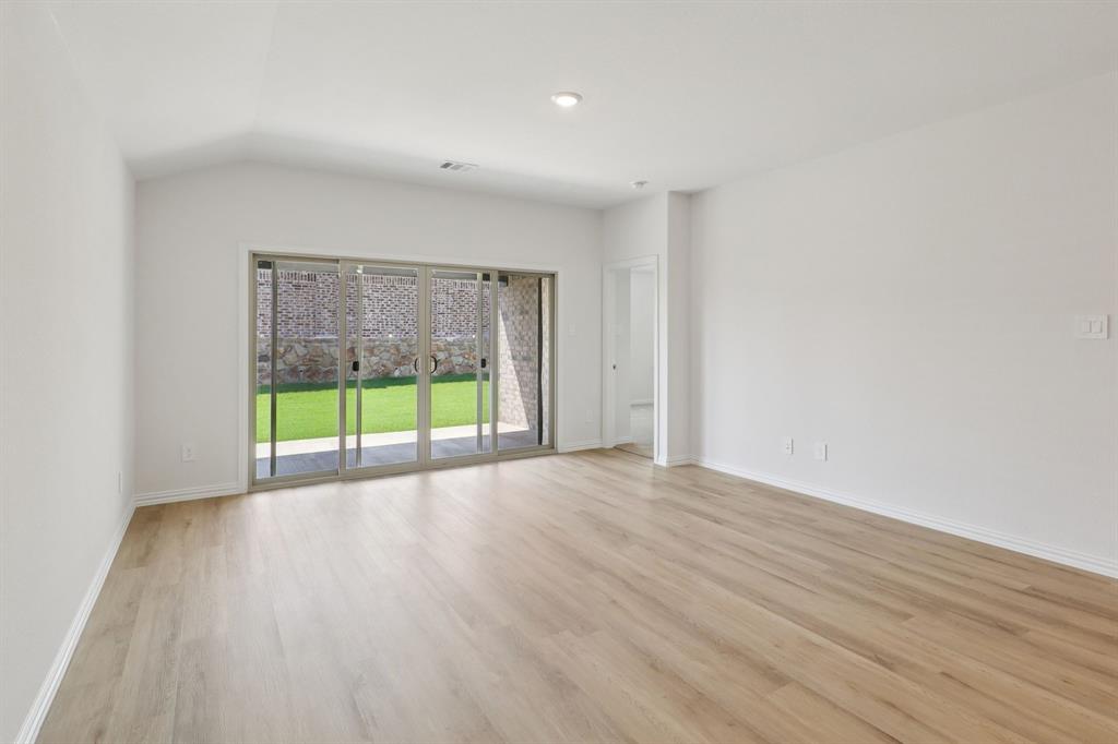 1007 Angel Street Property Photo 11