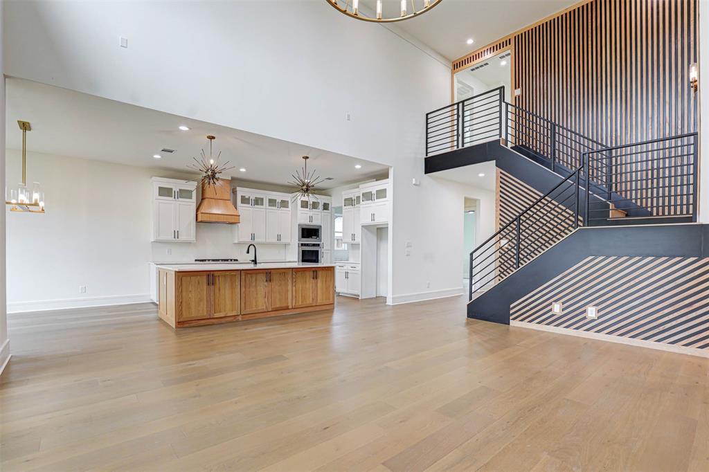 208 Utopia Court Property Photo 2