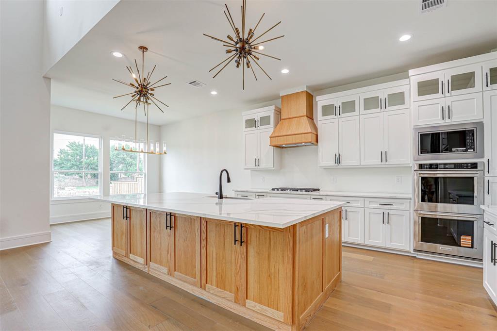 208 Utopia Court Property Photo 3