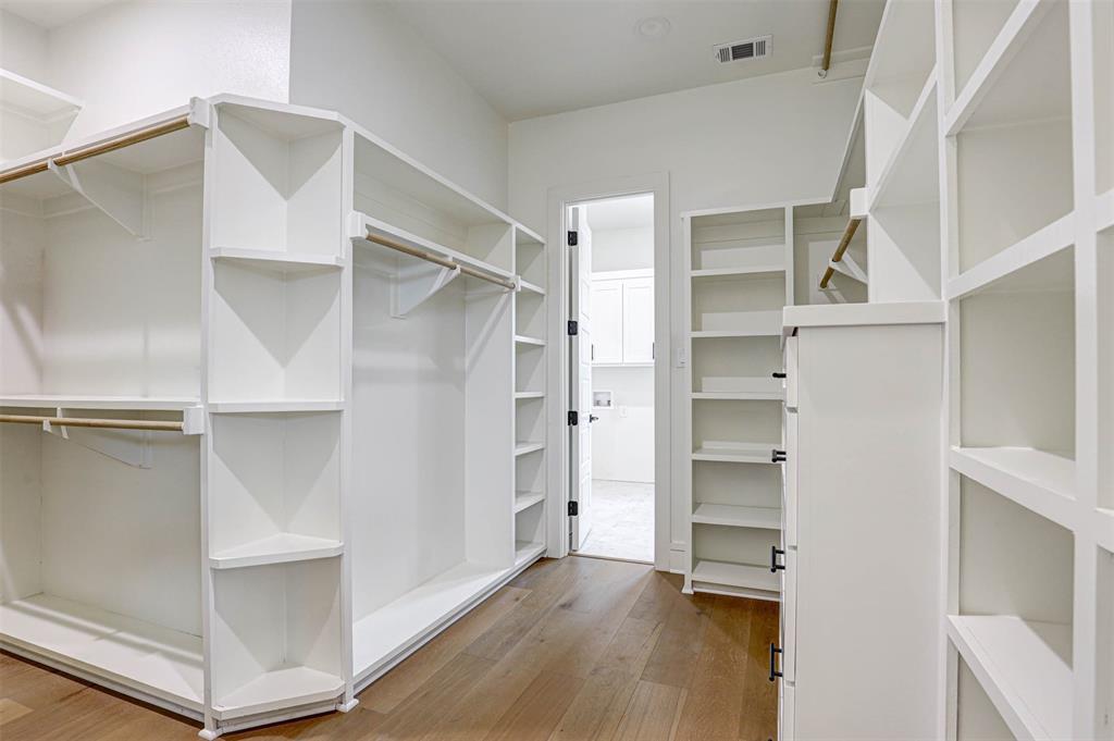 208 Utopia Court Property Photo 13