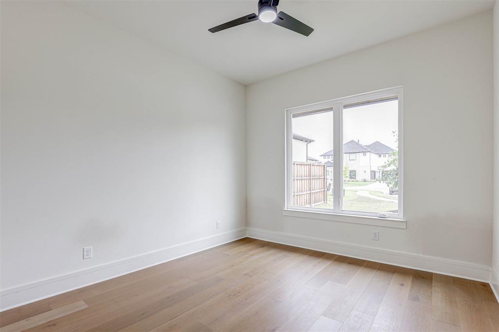 208 Utopia Court Property Photo 16