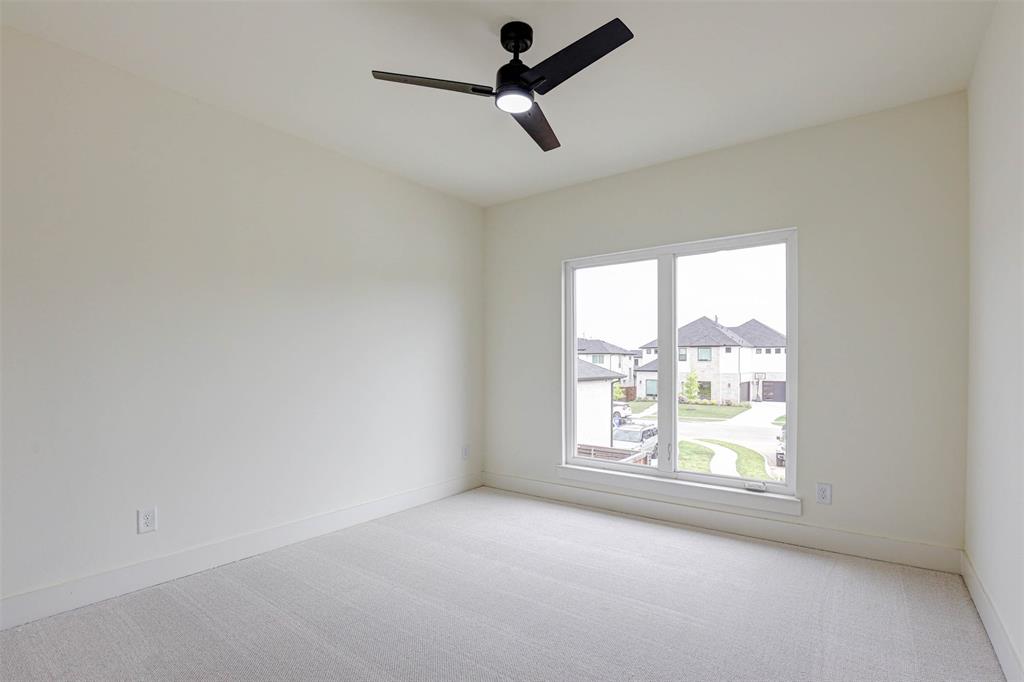 208 Utopia Court Property Photo 25