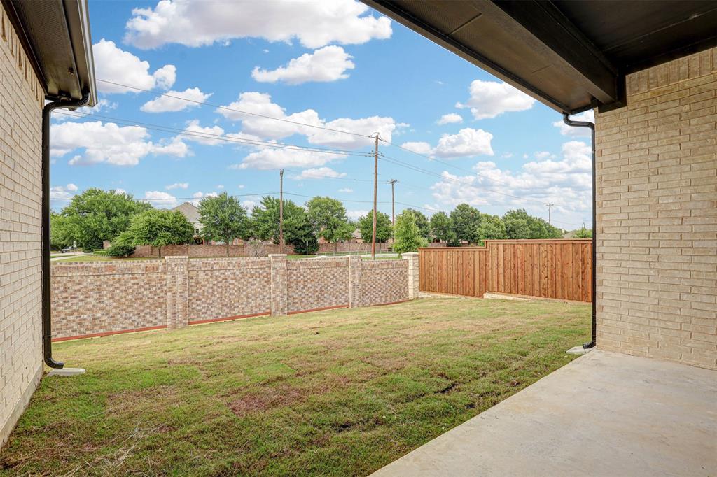 208 Utopia Court Property Photo 29