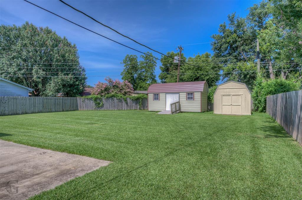 1905 Miles Street Property Photo 11