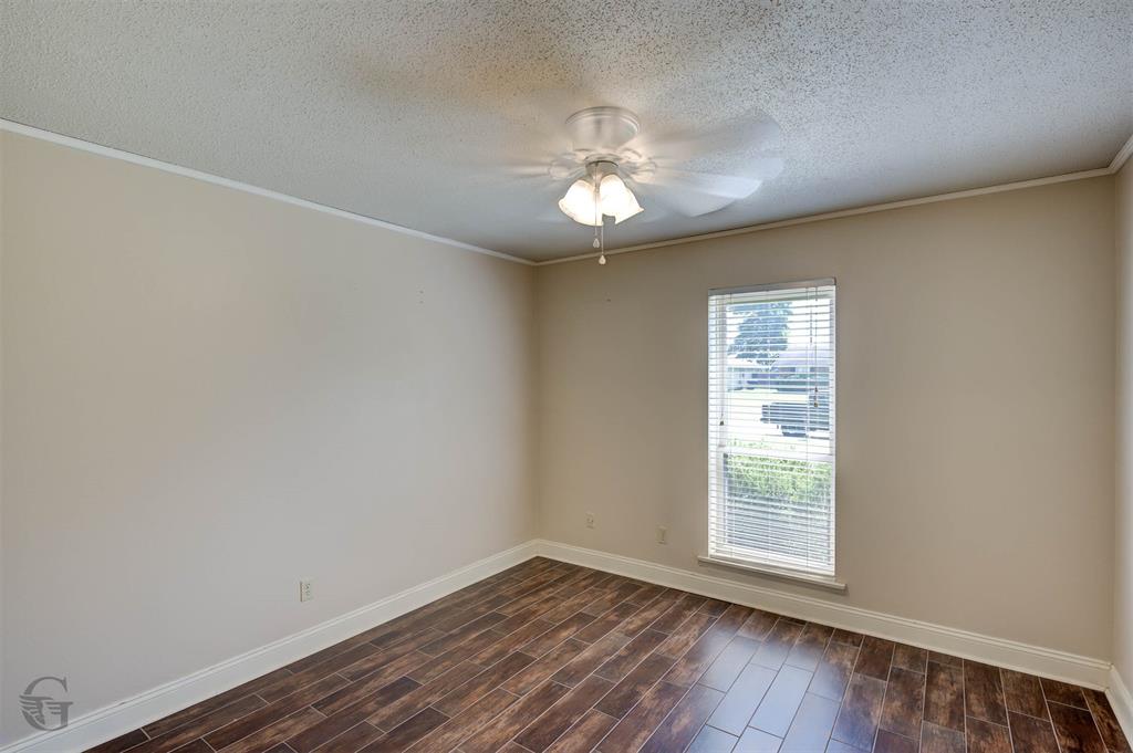 1905 Miles Street Property Photo 20