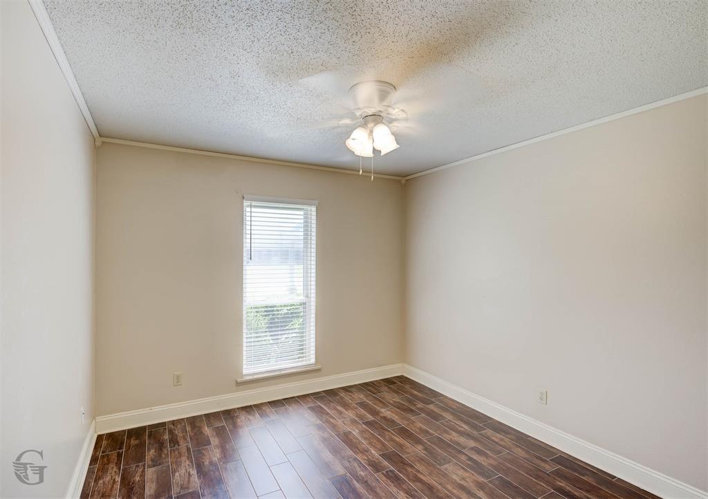 1905 Miles Street Property Photo 22