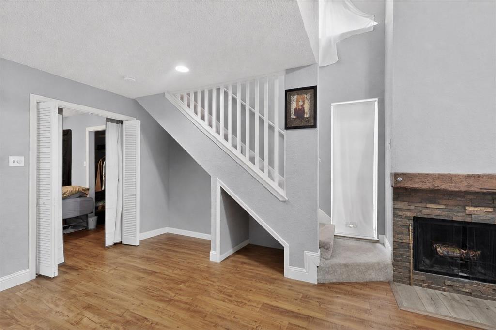 9811 Walnut Street 203 Property Photo 5