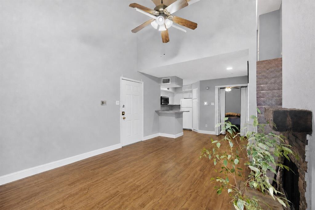 9811 Walnut Street 203 Property Photo 8