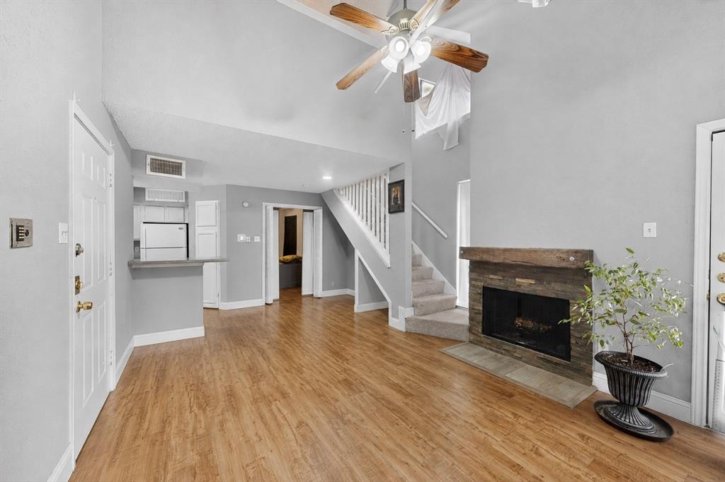 9811 Walnut Street 203 Property Photo 9