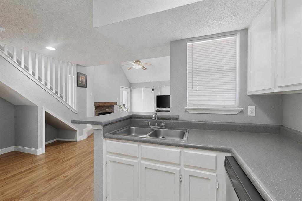 9811 Walnut Street 203 Property Photo 16