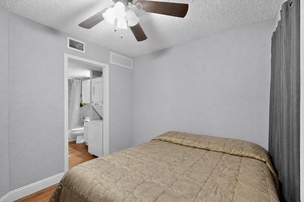 9811 Walnut Street 203 Property Photo 17