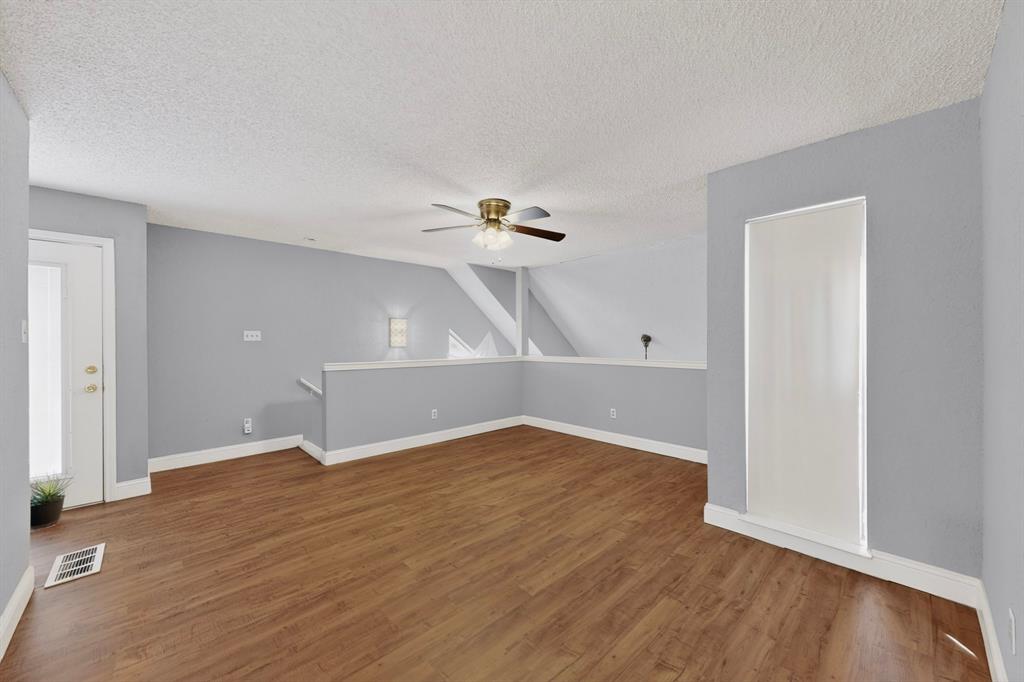 9811 Walnut Street 203 Property Photo 22