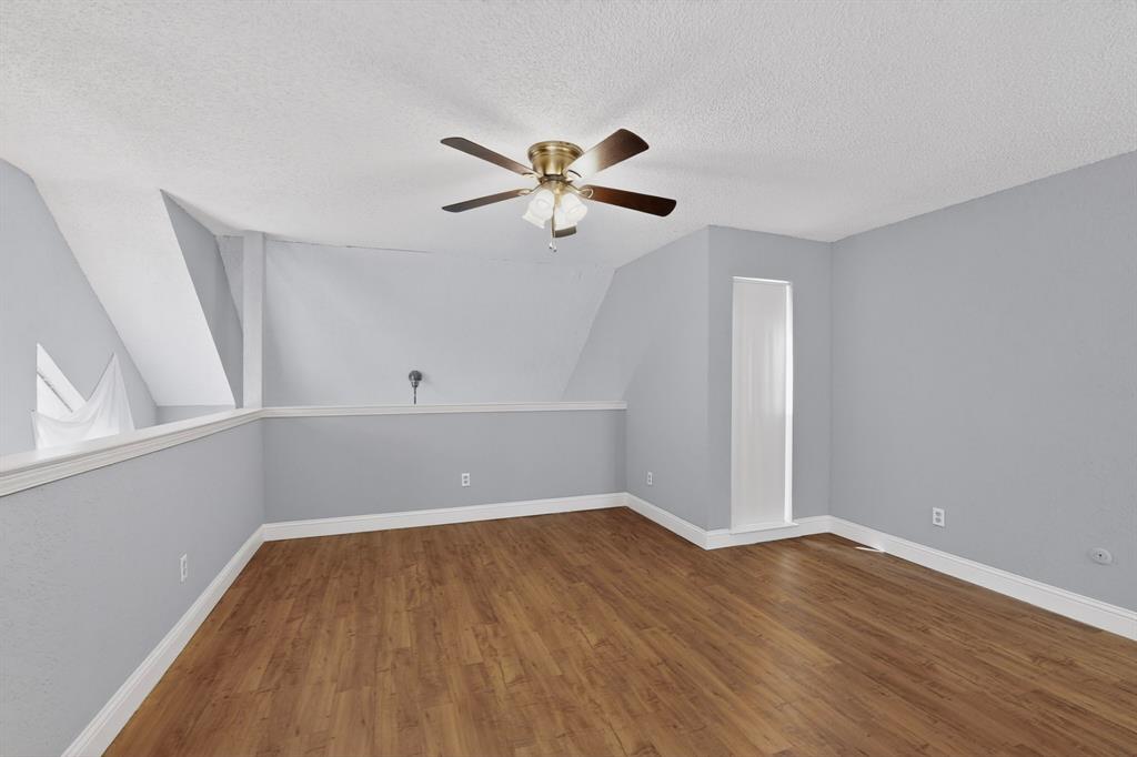 9811 Walnut Street 203 Property Photo 23
