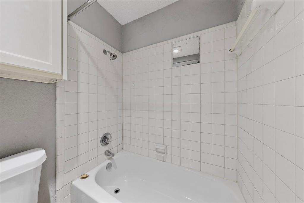9811 Walnut Street 203 Property Photo 28