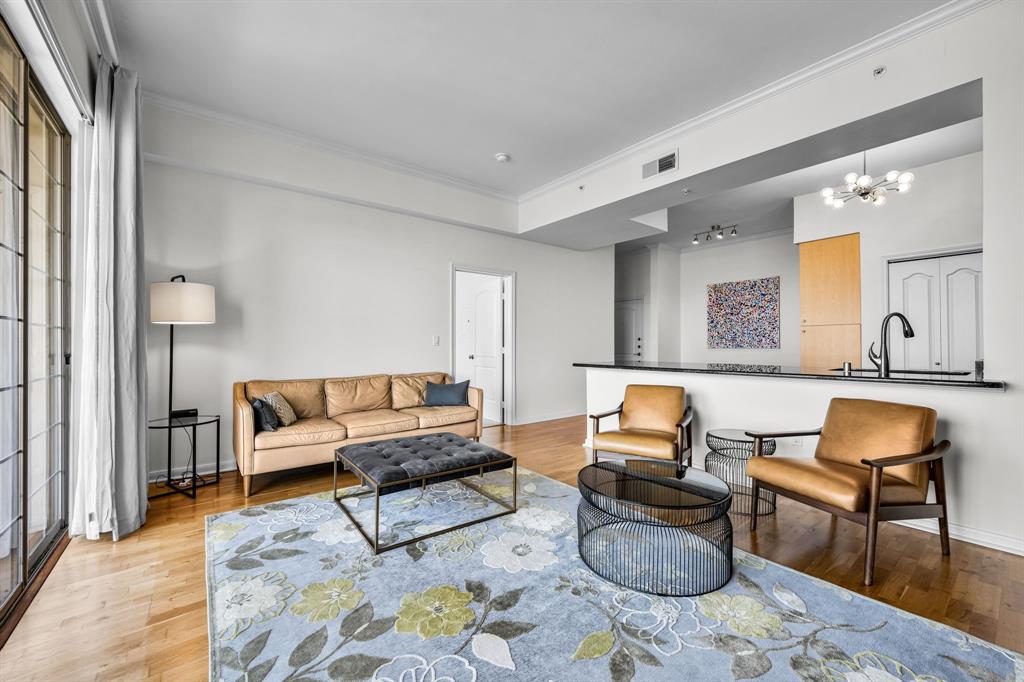 3225 Turtle Creek Boulevard 828 Property Photo 6