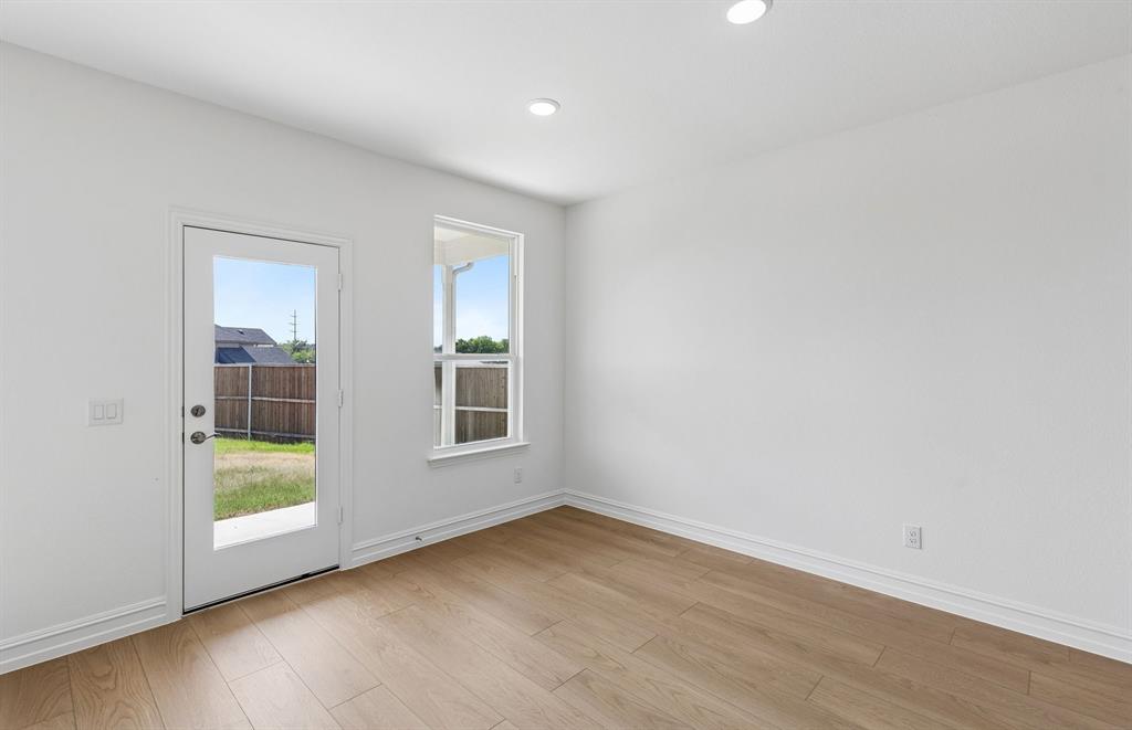 3308 Red Deer Road Property Photo 10