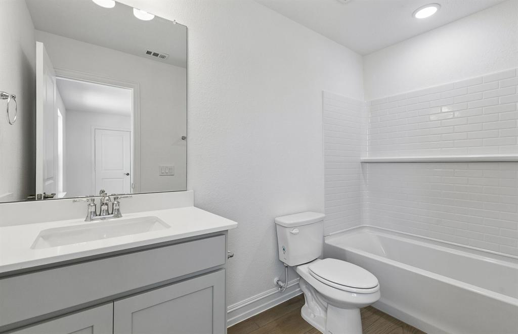 3308 Red Deer Road Property Photo 20