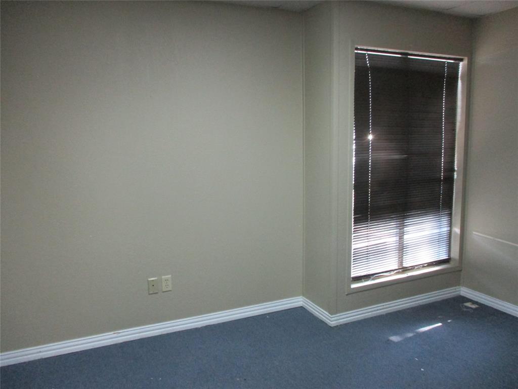 2403 Cales Drive B & C Property Photo 4