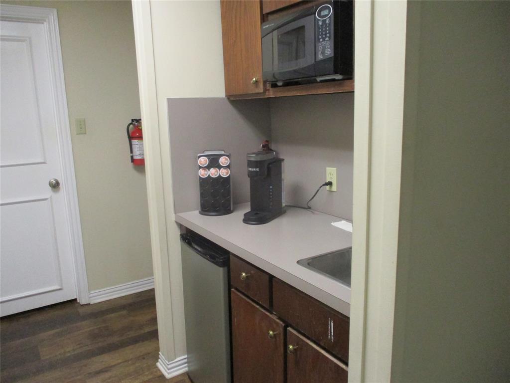2403 Cales Drive B & C Property Photo 7