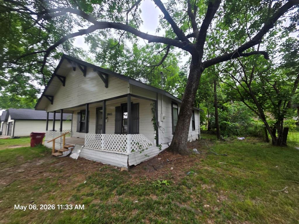 1903 N Main Street Property Photo 3