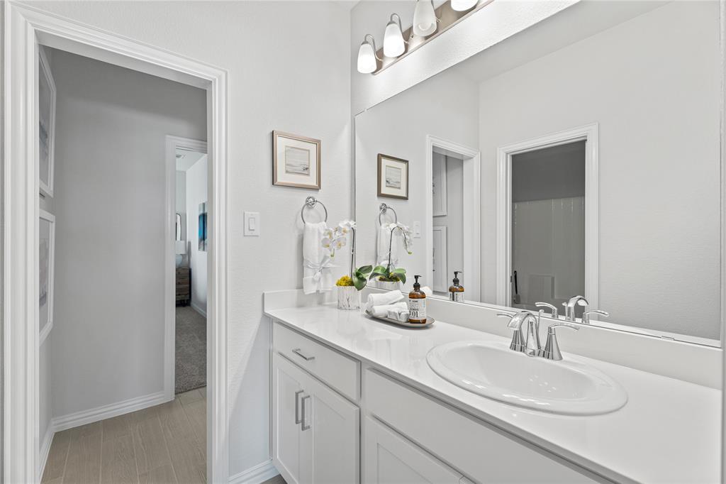 3048 Hollybrook Lane Property Photo 13