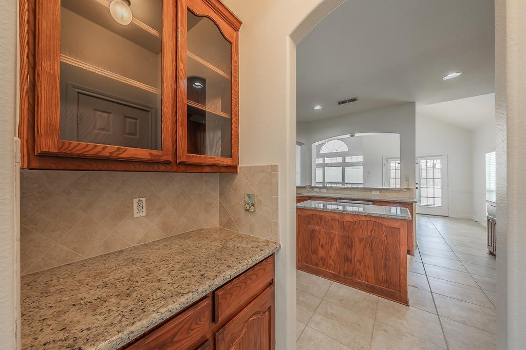 800 Oriole Drive Property Photo 9