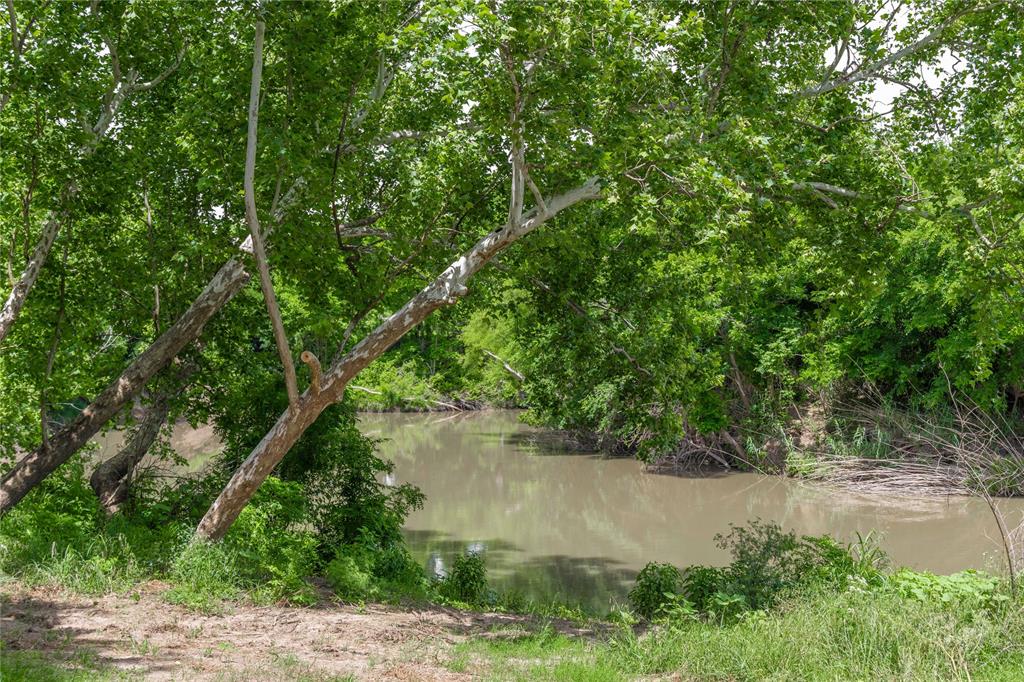4960 Fm 1480 Property Photo 32