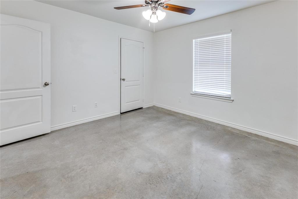 6011 Amelia Earhart Boulevard B Property Photo 9