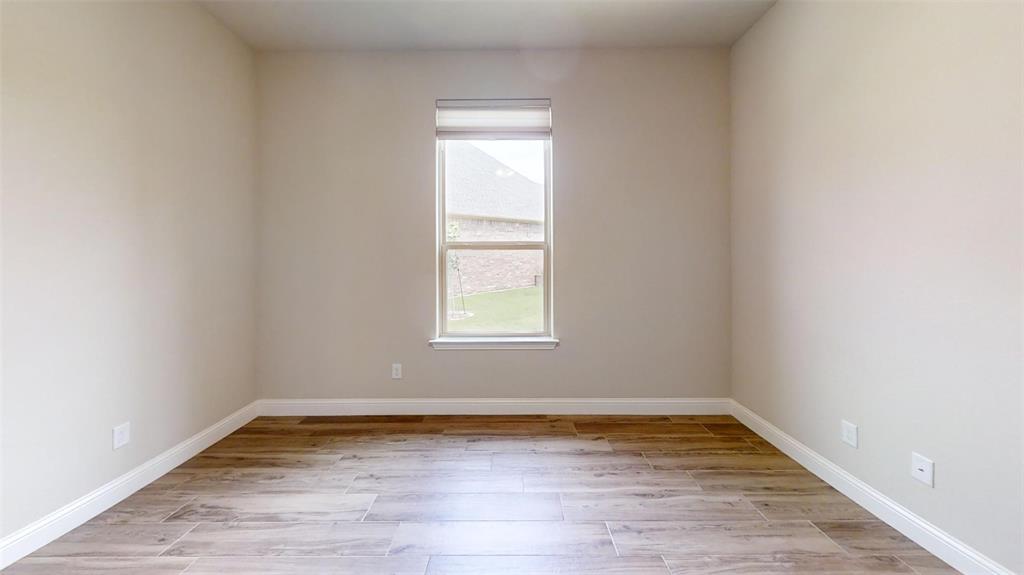 2025 Clive Drive Property Photo 19