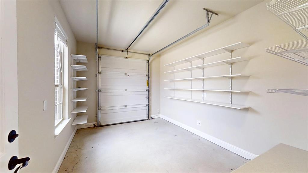 2025 Clive Drive Property Photo 23