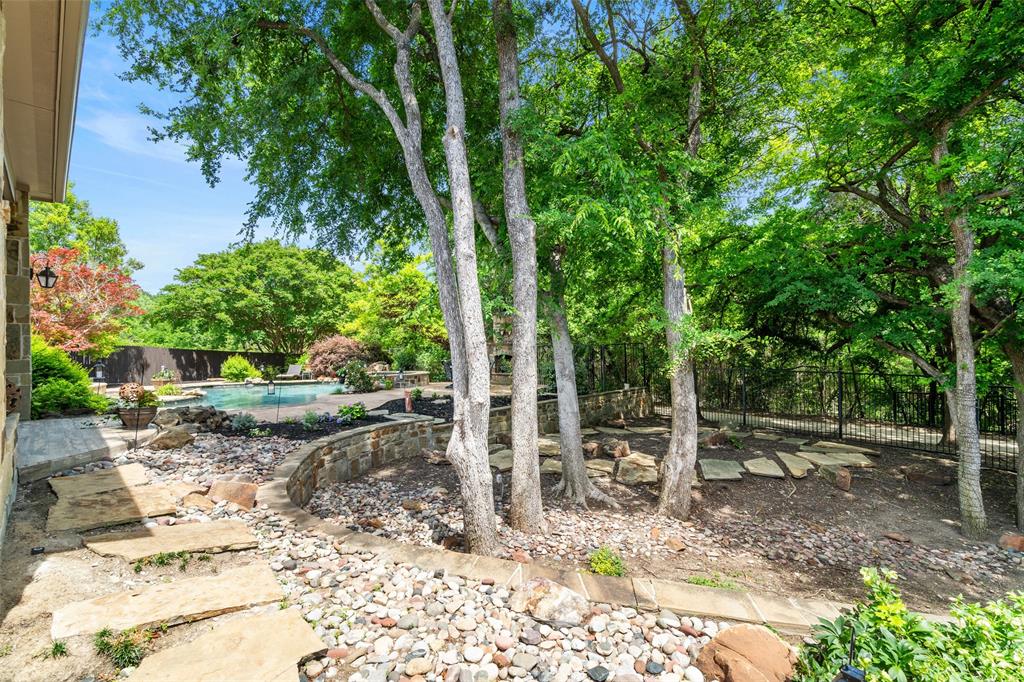 1097 Limestone Court Property Photo 32