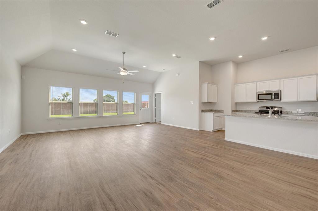 3220 Kingdom Drive Property Photo 2