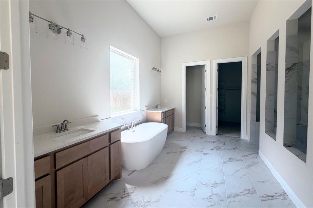 1633 Oak Trail Drive Property Photo 6