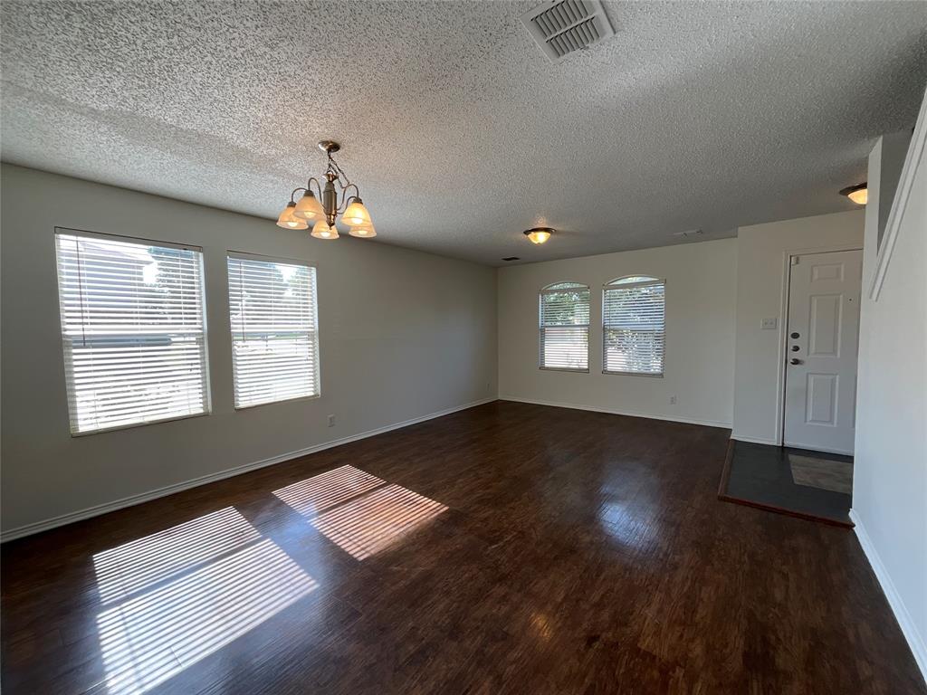2233 Chestnut Drive Property Photo 5