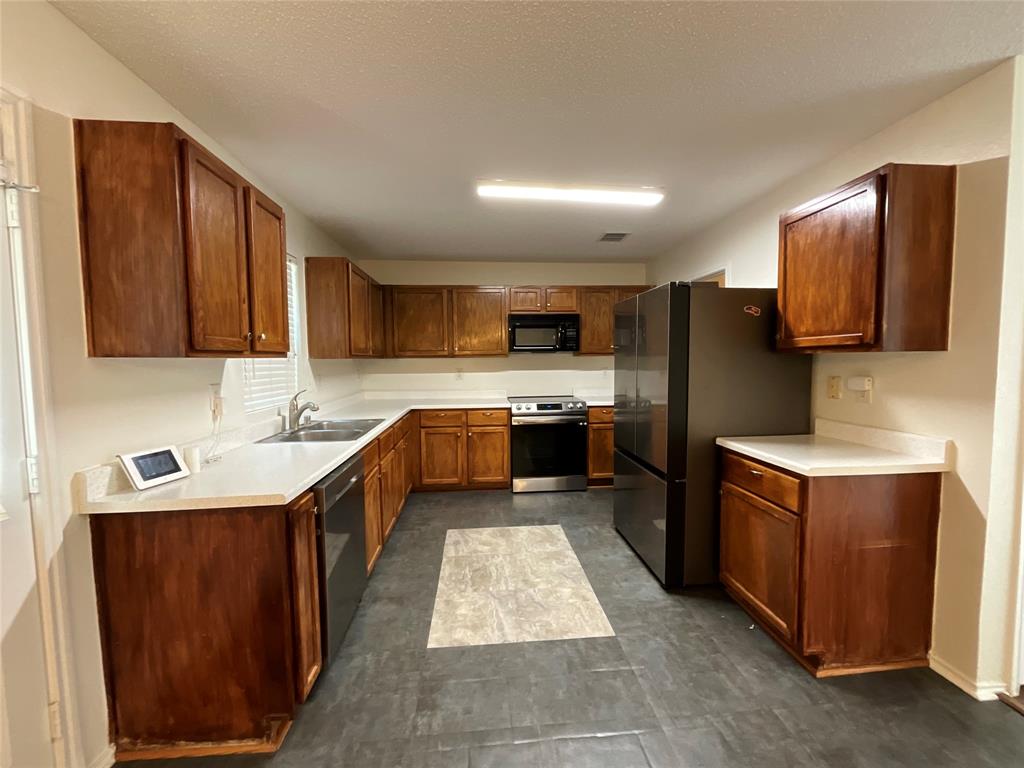 2233 Chestnut Drive Property Photo 8