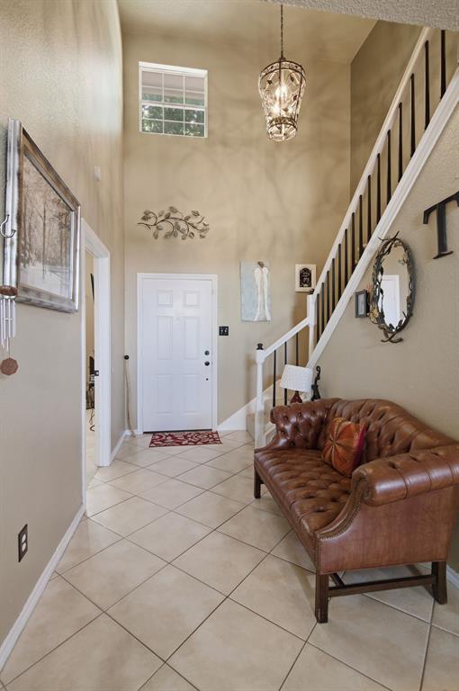 8461 Golf Club Circle Property Photo 5
