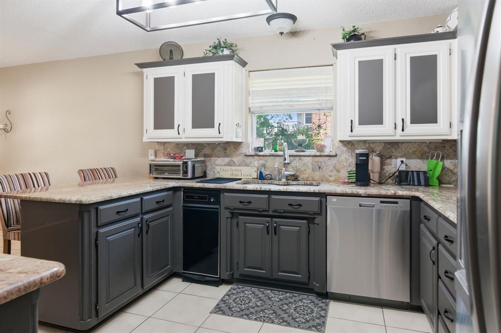 8461 Golf Club Circle Property Photo 6