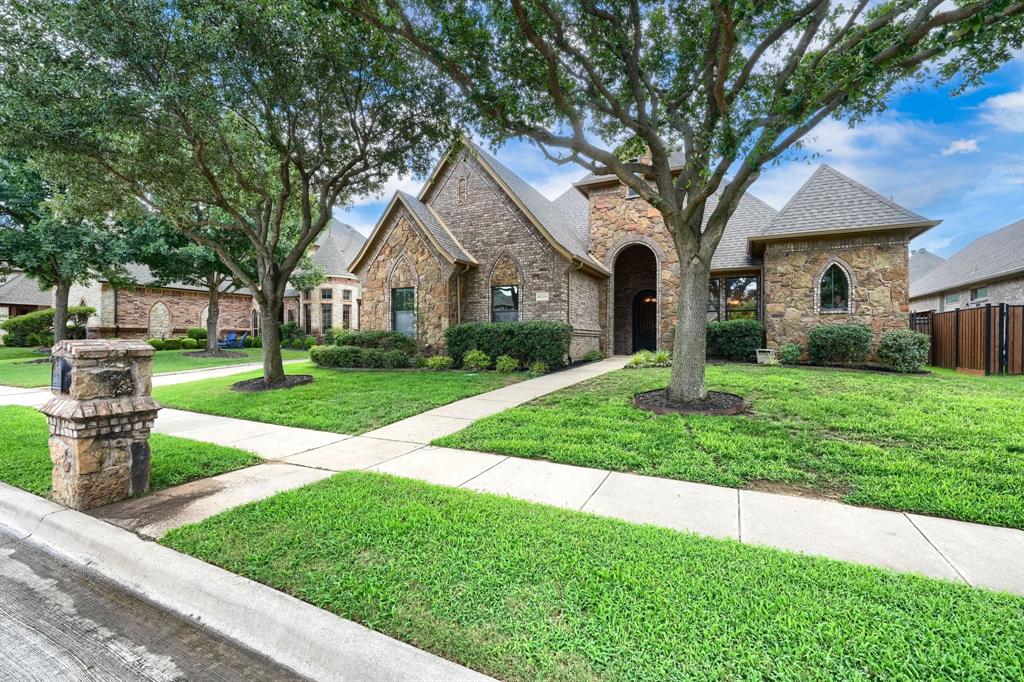 8009 Canyon Oak Drive Property Photo 2