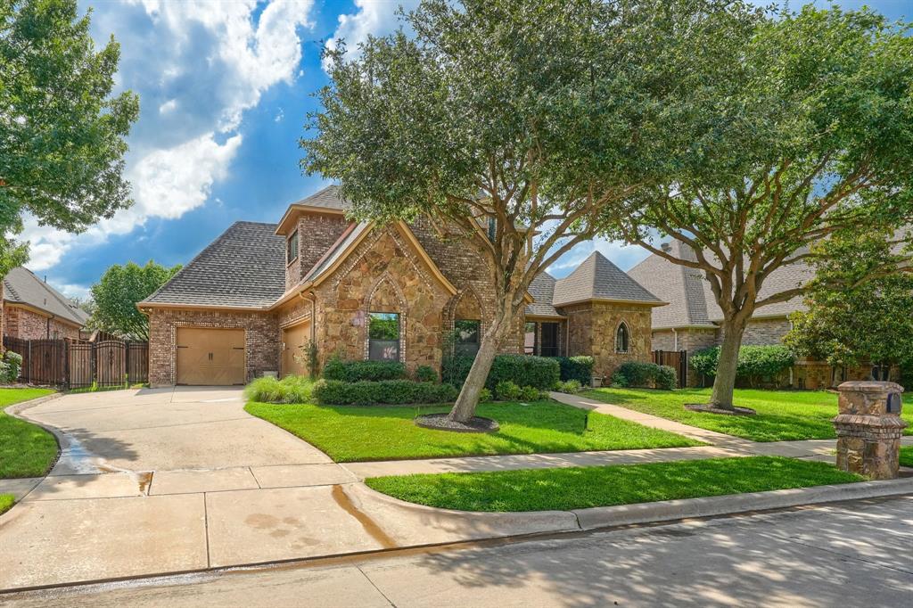 8009 Canyon Oak Drive Property Photo 4