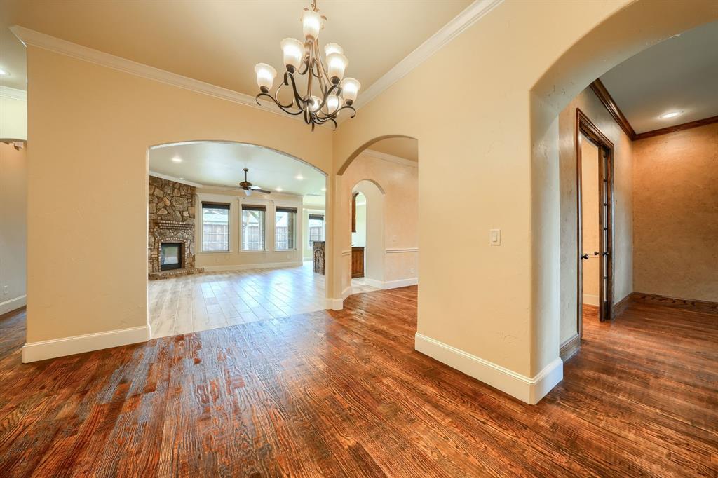 8009 Canyon Oak Drive Property Photo 6
