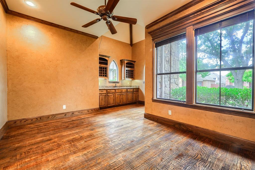8009 Canyon Oak Drive Property Photo 7