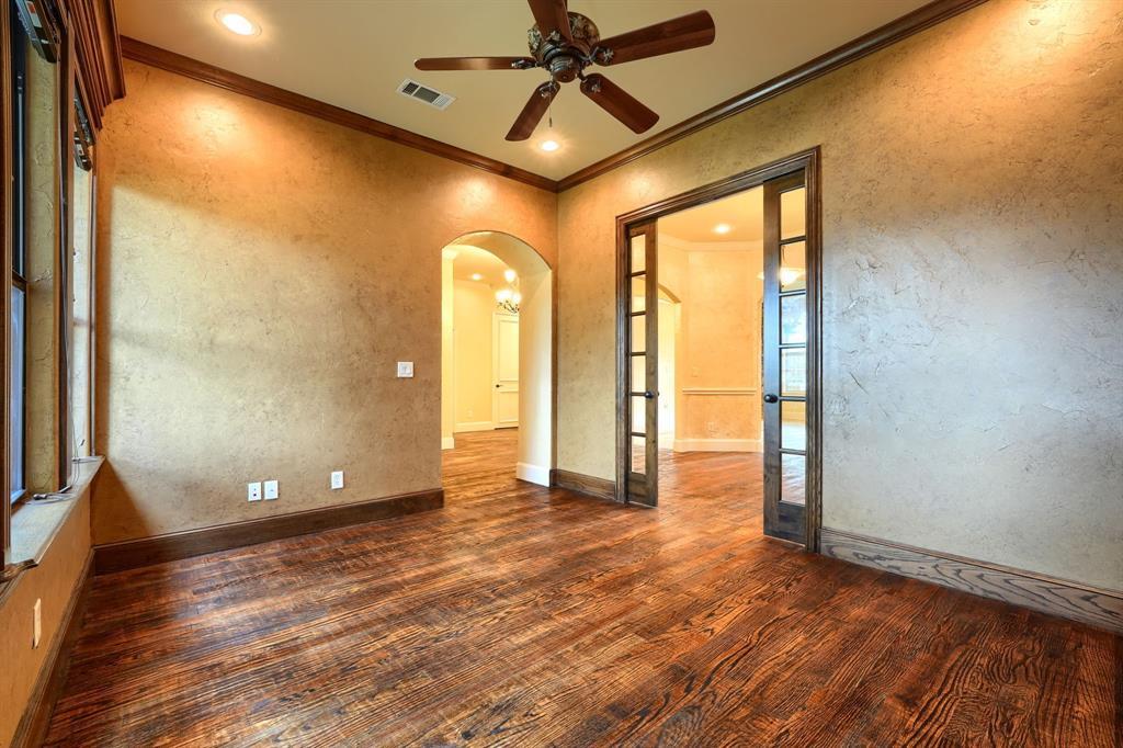8009 Canyon Oak Drive Property Photo 9