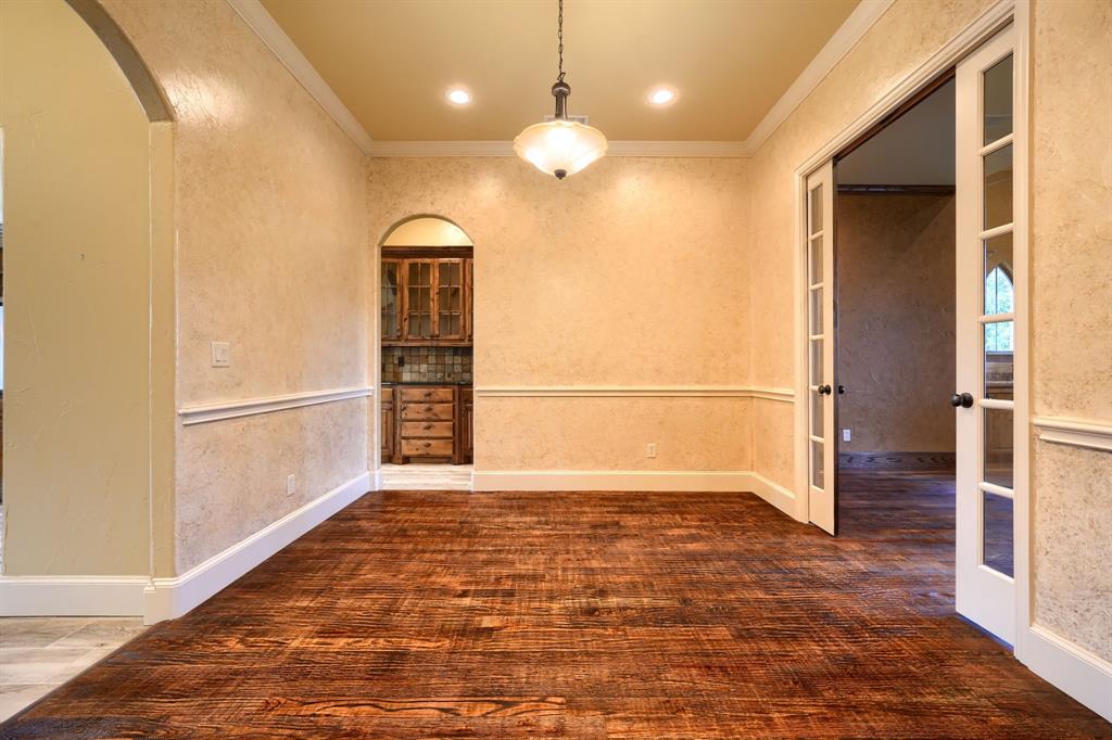 8009 Canyon Oak Drive Property Photo 10